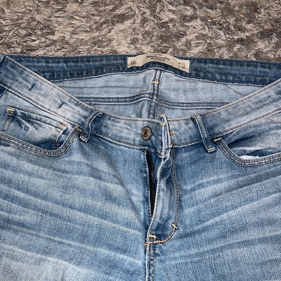 Abercrombie&fitch Lightwash Denim Low Rise Jeans Size 12L - Picture 4 of 7